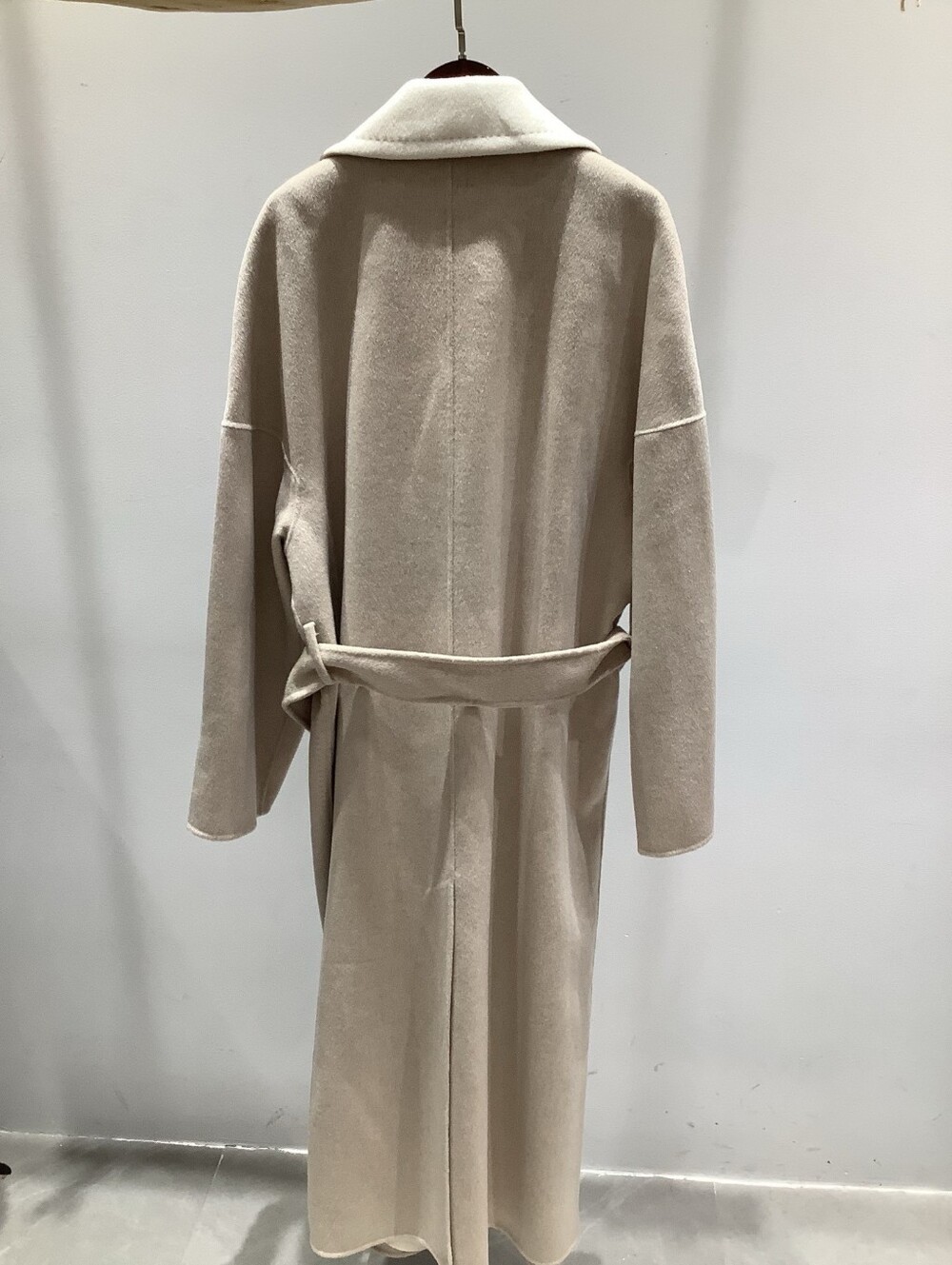 REISS Marcela two tone blindseam coat - Picture 8 of 13